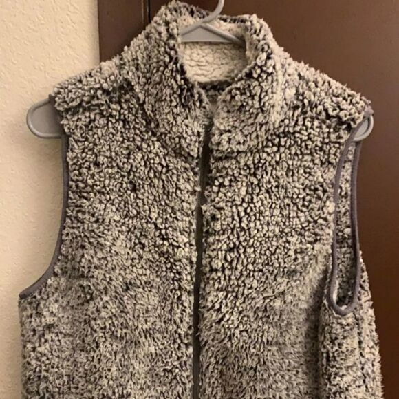 Thread & Supply Faux Sherpa Vest - Picture 11 of 11